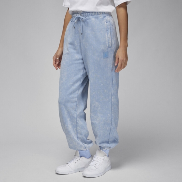 Women's Jordan Flight Fleece Washed Fleece Sweatpants - Picture 2 of 12